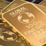 Investing in USD or Gold: Evaluating the Pros and Cons